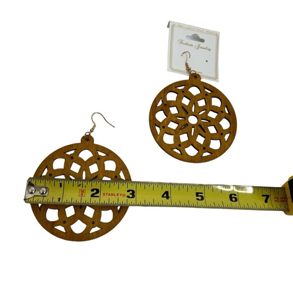 Fashion Jewelry Floral Wooden Boho Dangle Earrings - Picture 9 of 9